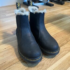 Dr. Martens Unisex 2976 Leonore Chelsea Boot